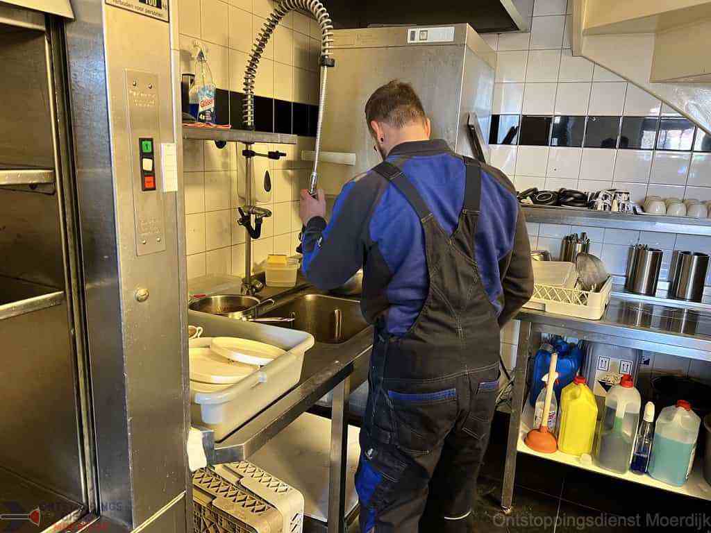 Ontstoppen Gootsteen Moerdijk Ontstoppen Gootsteen Moerdijk